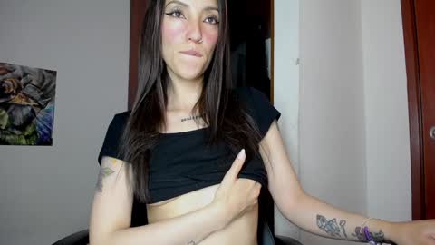 Snapshot of cleopatra_cute chatting on 12.24.24 Nicol online show from 12.24.24