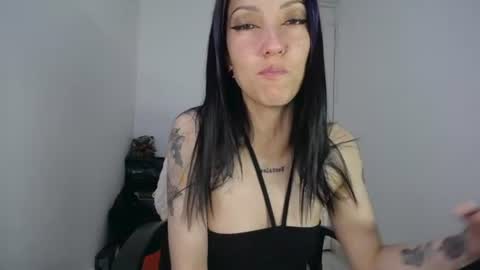 Snapshot of cleopatra_cute chatting on 06.27.26 Nicol online show from 06.27.26