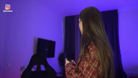 Snapshot of cleose chatting on 03.05.26 Cleo online show from 03.05.26