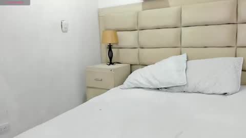 Snapshot of cleowhite_ chatting on 11.12.25 cleowhite_ online show from 11.12.25