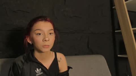 Snapshot of cleowhite_ chatting on 11.21.25 cleowhite_ online show from 11.21.25