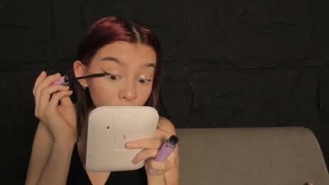 Snapshot of cleowhite_ chatting on 11.25.25 cleowhite_ online show from 11.25.25