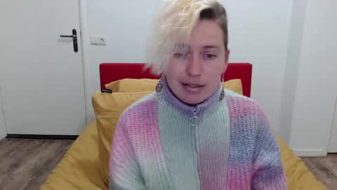 Syl  online show from 02.16.25