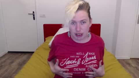 Syl  online show from 02.23.25