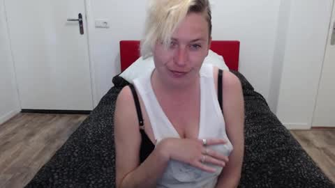 Syl  online show from 03.09.25