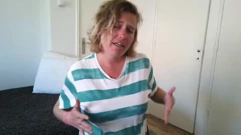 Snapshot of clittytastic chatting on 04.26.26 Syl online show from 04.26.26