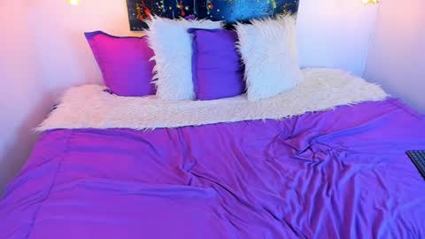 Snapshot of cloe_bridge chatting on 12.15.24 Cloe Bridgee online show from 12.15.24