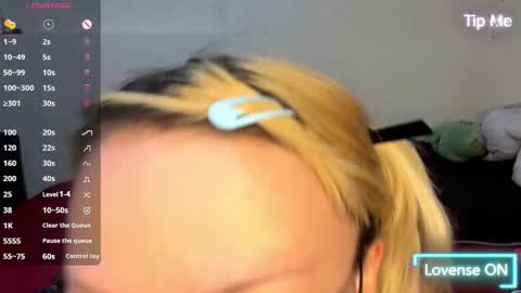  CLOE  online show from 10.17.25