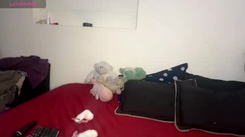  CLOE  online show from 10.20.25