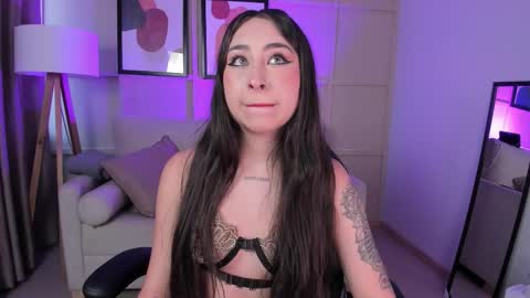 Cloe  online show from 09.21.25