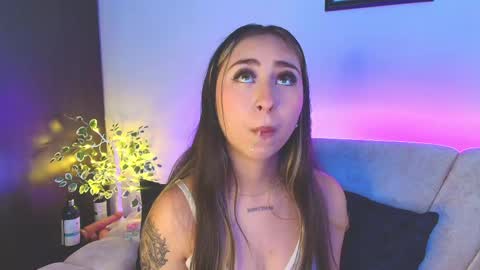 cloe_martinezz_ online show from 04.29.26