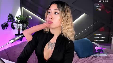 Snapshot of cloe_palmeer chatting on 02.19.25 cloe_palmeer online show from 02.19.25