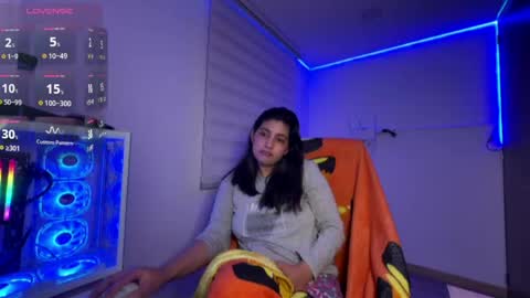 Snapshot of cloe_small08 chatting on 05.21.26 cloe small online show from 05.21.26