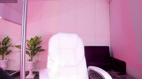 C L O E  online show from 01.06.26