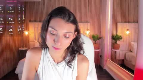 C L O E  online show from 01.15.26