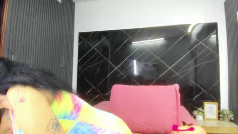 CLOE online show from 10.02.25