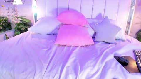 Snapshot of cloeharp chatting on 02.01.25 Cloe Harp online show from 02.01.25