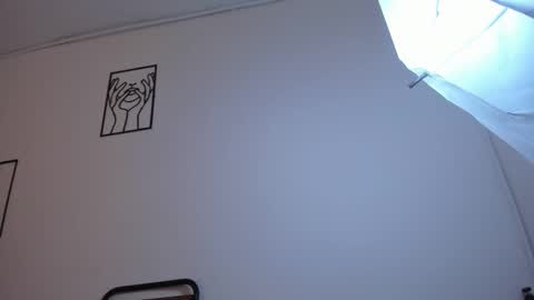 Snapshot of cloehonney chatting on 01.14.25 cloe online show from 01.14.25