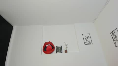 Snapshot of cloehonney chatting on 01.14.25 cloe online show from 01.14.25