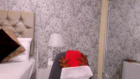 Snapshot of clohebell chatting on 01.08.26 Clohe the wonder online show from 01.08.26