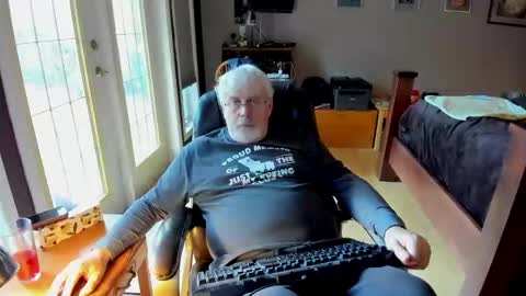 Snapshot of cloudalert62 chatting on 03.26.26 cloudalert62 online show from 03.26.26