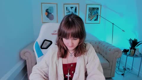  Clover  follow me  online show from 02.04.25