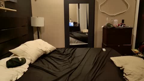 Snapshot of coachbate chatting on 10.18.25 CoachBate online show from 10.18.25