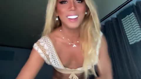 Snapshot of cockprincess_dianna chatting on 01.07.25 PrincessDianna IslandGirl CUMSHOW in PVT and PASSWORDSHOW online show from 01.07.25