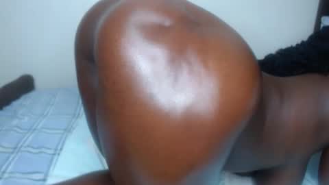 Snapshot of cocoa_devine chatting on 12.22.25 cocoa_devine online show from 12.22.25