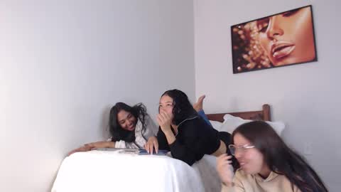 Snapshot of coconutt_oil chatting on 02.25.26 coconutt_oil online show from 02.25.26