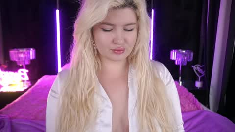 Snapshot of cocosecretss chatting on 12.15.24 onlyfans amyleyy online show from 12.15.24