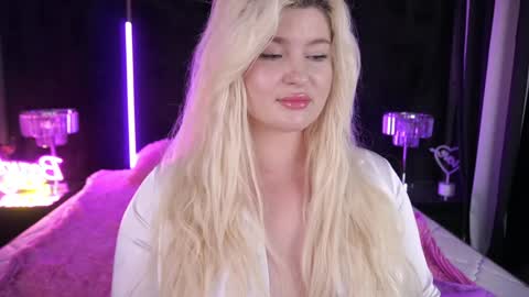 Snapshot of cocosecretss chatting on 12.15.24 onlyfans amyleyy online show from 12.15.24