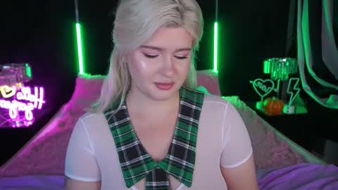 Snapshot of cocosecretss chatting on 11.13.25 onlyfans amyleyy online show from 11.13.25