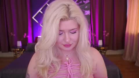 Snapshot of cocosecretss chatting on 02.25.26 onlyfans amyleyy online show from 02.25.26