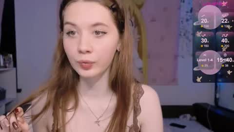 Snapshot of coddleweeper chatting on 09.25.25 Hello guys my name is Coddle online show from 09.25.25