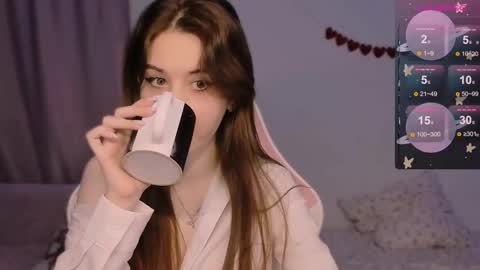 Snapshot of coddleweeper chatting on 10.16.25 Hello guys my name is Coddle online show from 10.16.25