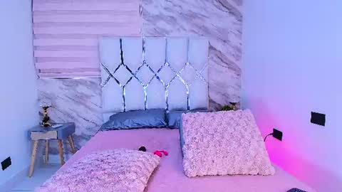 Snapshot of colett_hall chatting on 06.18.26 colett online show from 06.18.26