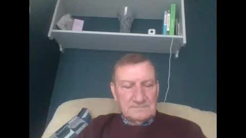 Snapshot of colinbeech chatting on 01.08.25 colinbeech online show from 01.08.25