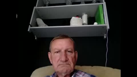 Snapshot of colinbeech chatting on 10.07.25 colinbeech online show from 10.07.25