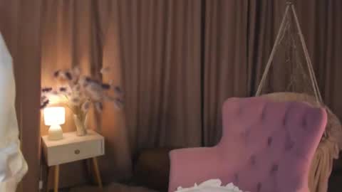 Collen Mon Tue Wed Thu Fri GMT 3 0300am - 0900am  online show from 09.22.25