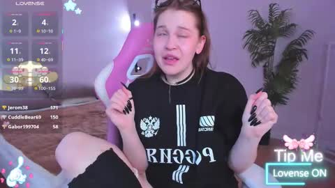 Collen Mon Tue Wed Thu Fri GMT 3 0300am - 0900am  online show from 11.15.25