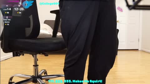 Snapshot of college001 chatting on 01.04.25 College001 online show from 01.04.25