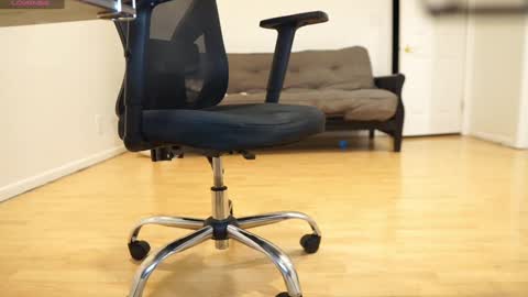 Snapshot of college001 chatting on 09.13.25 College001 online show from 09.13.25