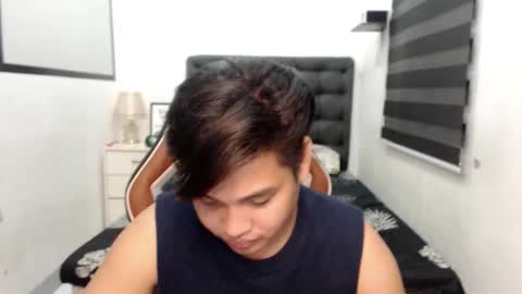 Snapshot of college_thai88 chatting on 01.08.25 Victor Grey online show from 01.08.25