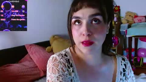 Snapshot of collette_beaufoy chatting on 07.17.26 Collette online show from 07.17.26
