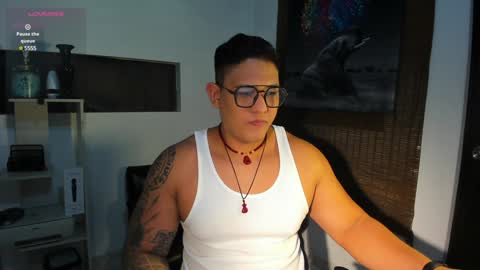 Snapshot of coltonmassif_ chatting on 01.10.25 coltonmassif_ online show from 01.10.25