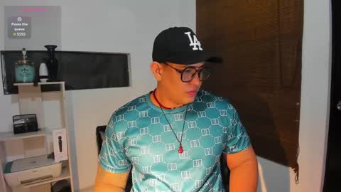 Snapshot of coltonmassif_ chatting on 01.12.25 coltonmassif_ online show from 01.12.25