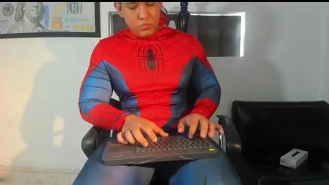 Snapshot of coltonmassif_ chatting on 01.31.25 coltonmassif_ online show from 01.31.25