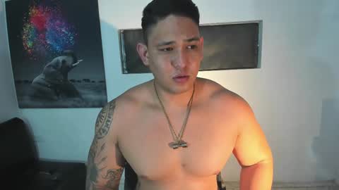 Snapshot of coltonmassif_ chatting on 02.11.25 coltonmassif_ online show from 02.11.25