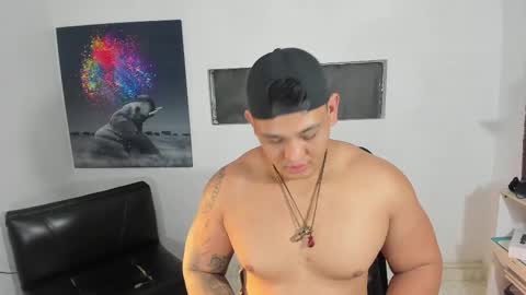 Snapshot of coltonmassif_ chatting on 02.14.25 coltonmassif_ online show from 02.14.25